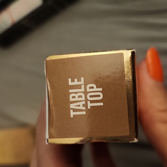 Jeffree Star The Gloss in Table Top - Picture 3 of 4